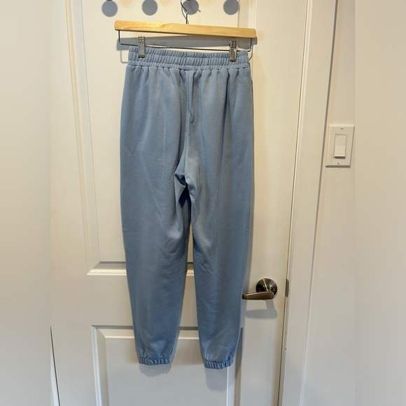 Girl Crush - Jogging - Picture 5 of 8